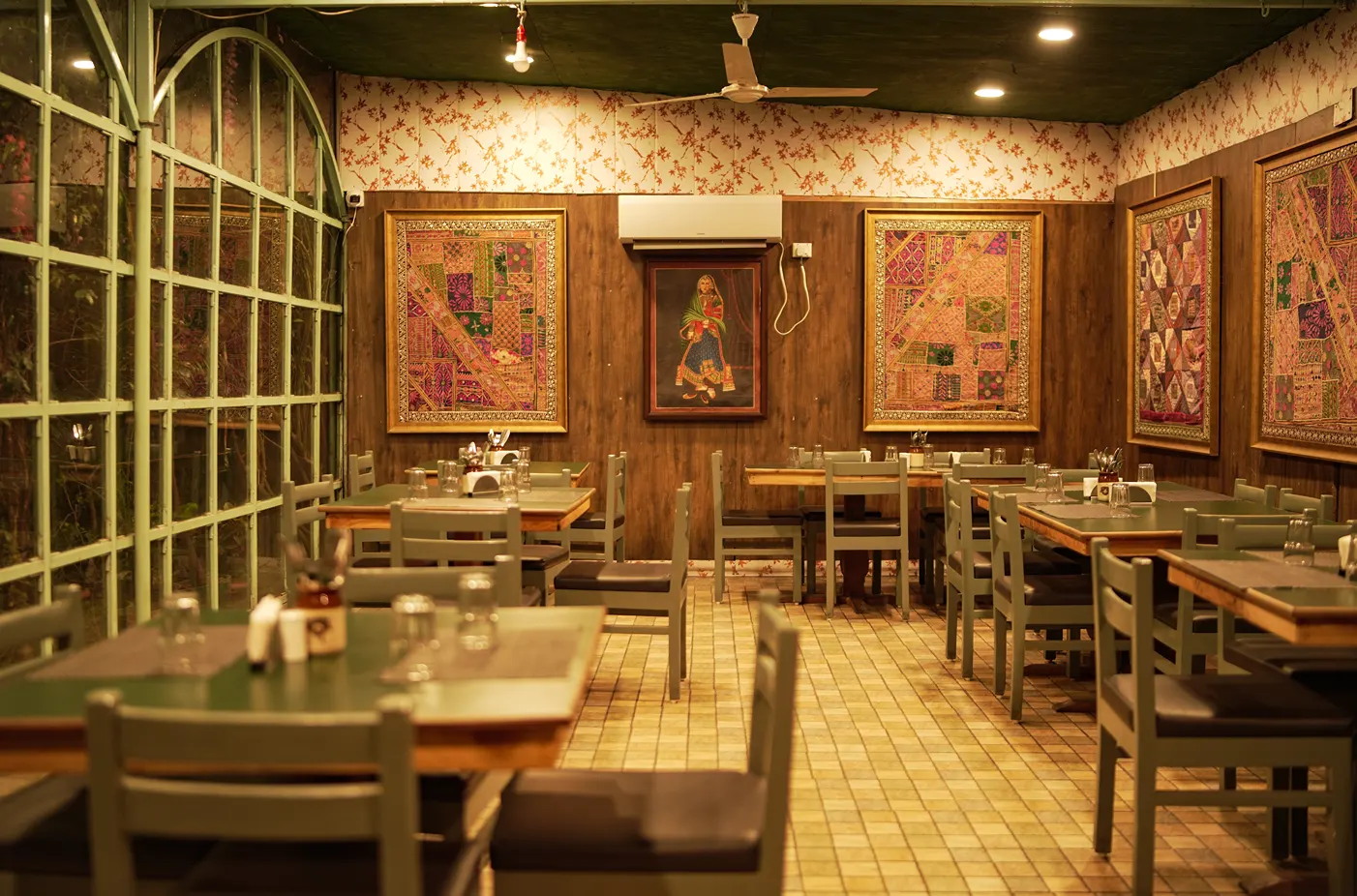 Royal Heritage Dining Experience Group